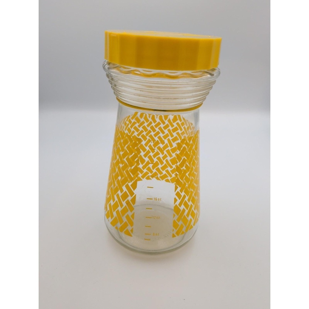 Vintage Yellow Basketweave Glass Juice Carafe Shaker Federal Housewares 24oz Lid